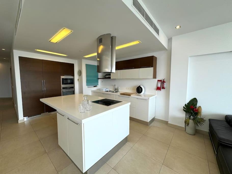 Penthouse -Centre Of Sliema - Best View In Malta Exterior foto